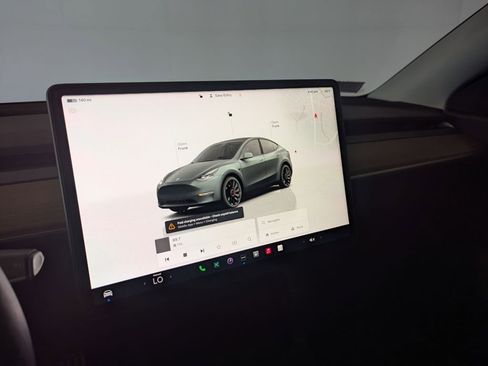 Used 2022 Tesla Model Y Performance image 9