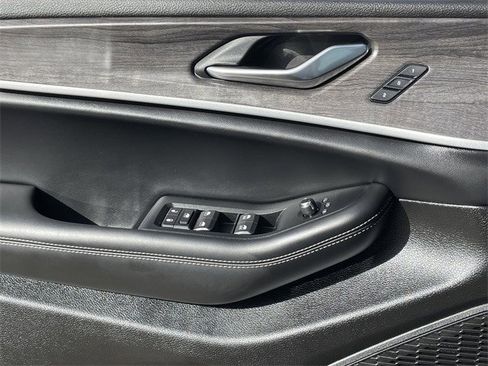 Used 2025 Jeep Grand Cherokee L Limited image 24