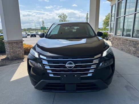 Used 2024 Nissan Rogue S AWD/4WD image 3