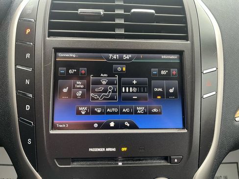 Used 2015 Lincoln MKC AWD w/ Equipment Group 101A Select image 18