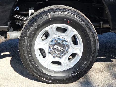 New 2026 Ford F250 XLT w/ FX4 Off-Road Package image 9