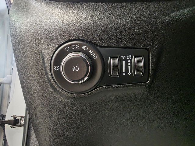 Used 2026 Jeep Compass Trailhawk AWD/4WD image 14