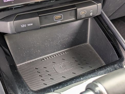 Used 2023 Kia Niro EX image 24