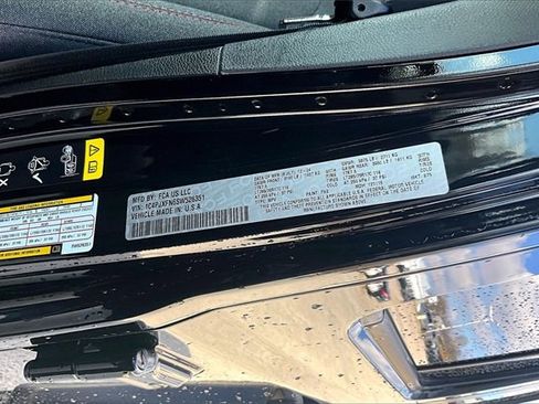 Used 2025 Jeep Wrangler Unlimited Rubicon image 32