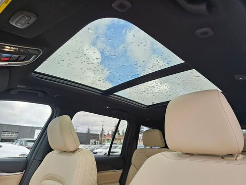 New 2026 Jeep Grand Cherokee Limited image 18