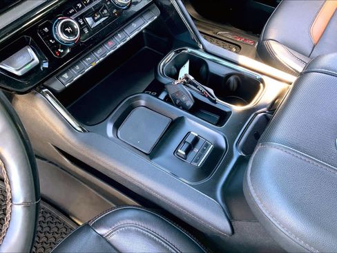 Used 2024 GMC Sierra 2500 AT4 w/ Technology Package image 15