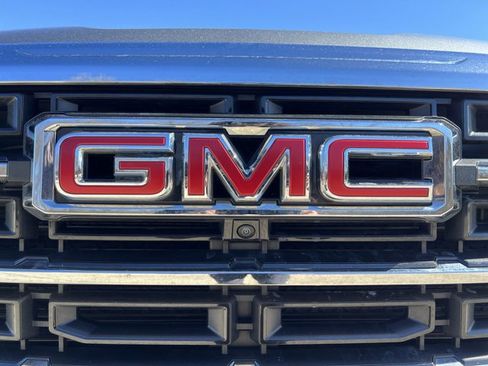 Used 2025 GMC Acadia Elevation image 32