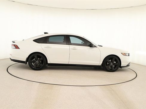 Used 2023 Honda Accord Sport image 8
