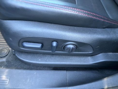 Used 2024 Chevrolet Equinox RS w/ RS Leather Package image 17