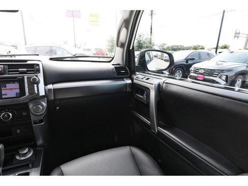Used 2018 Toyota 4Runner SR5 Premium AWD/4WD image 12