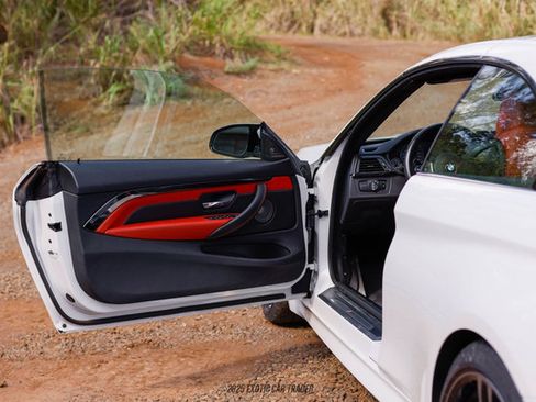 Used 2015 BMW M4 Convertible image 37