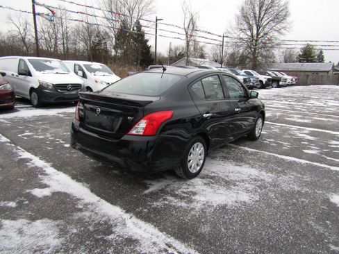 Used 2019 Nissan Versa SV image 7