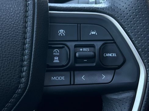 Used 2026 Toyota 4Runner TRD Off-Road Premium AWD/4WD image 40