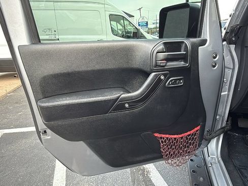 Used 2017 Jeep Wrangler Unlimited Rubicon AWD/4WD image 9