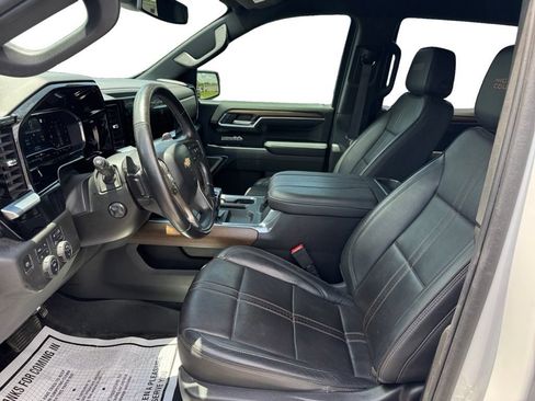 Used 2023 Chevrolet Silverado 1500 High Country w/ Z71 Off-Road Package AWD/4WD image 11