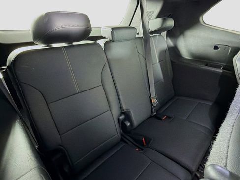 Used 2024 GMC Acadia Elevation image 29