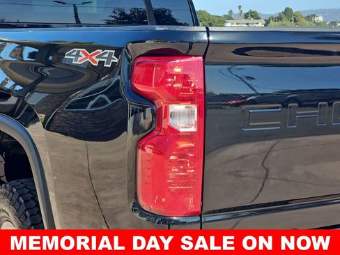 Used 2024 Chevrolet Silverado 2500 LT AWD/4WD image 40