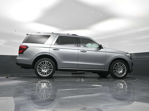 Used 2023 Ford Expedition Limited AWD/4WD image 40