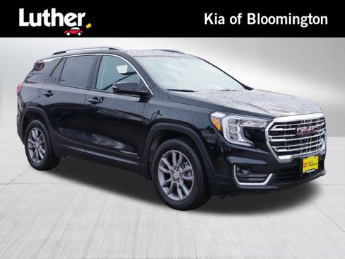 Used 2024 GMC Terrain SLT image 1