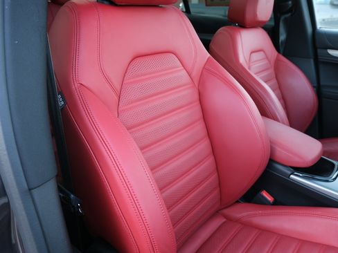 Used 2024 Alfa Romeo Stelvio Veloce image 34