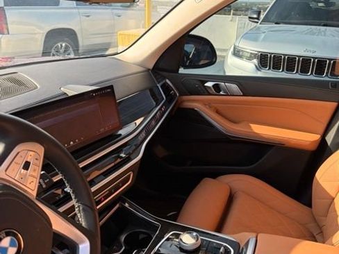 Used 2026 BMW X7 xDrive40i AWD/4WD image 4