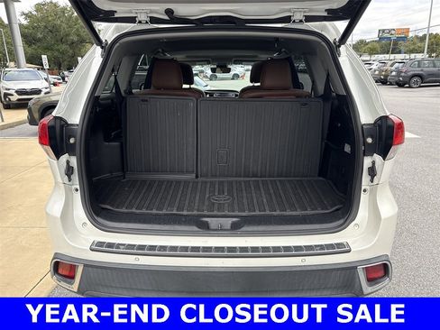 Used 2017 Toyota Highlander Limited image 33
