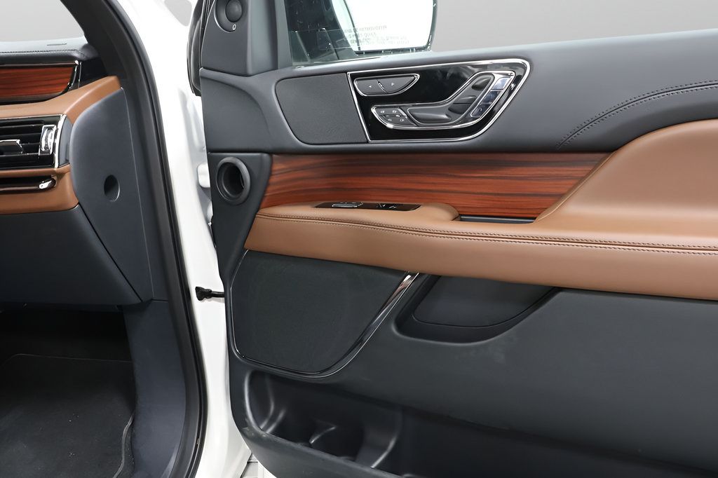 Used 2024 Lincoln Navigator Reserve AWD/4WD image 28