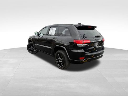 Used 2019 Jeep Grand Cherokee Altitude image 5