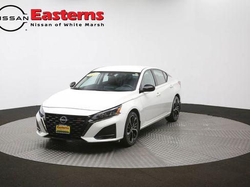 Used 2025 Nissan Altima 2.5 SR FWD image 53