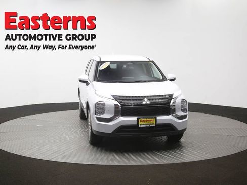 Used 2024 Mitsubishi Outlander ES AWD/4WD image 50