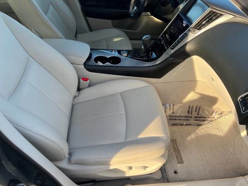 Used 2017 INFINITI Q50 Premium w/ 2.0T Premium Plus Package image 25
