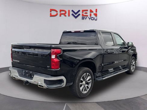 Used 2022 Chevrolet Silverado 1500 LT w/ Z71 Off-Road Package AWD/4WD image 4