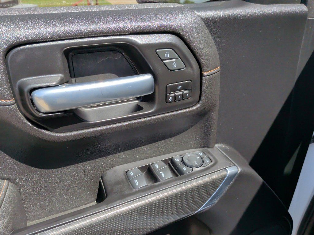 Used 2021 GMC Sierra 1500 AT4 w/ AT4 Premium Package AWD/4WD image 11