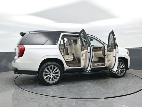 Used 2021 GMC Yukon Denali w/ Denali Premium Package image 30