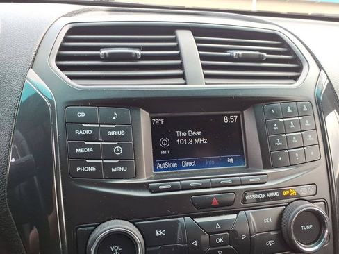 Used 2017 Ford Explorer XLT AWD/4WD image 33