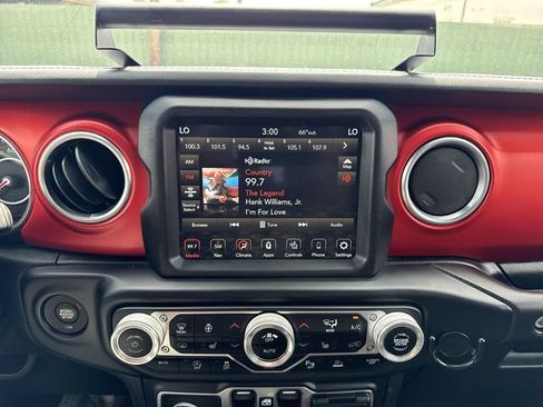 Used 2020 Jeep Gladiator Rubicon AWD/4WD image 16