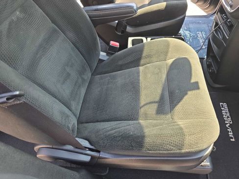 Used 2016 Dodge Grand Caravan SE image 20