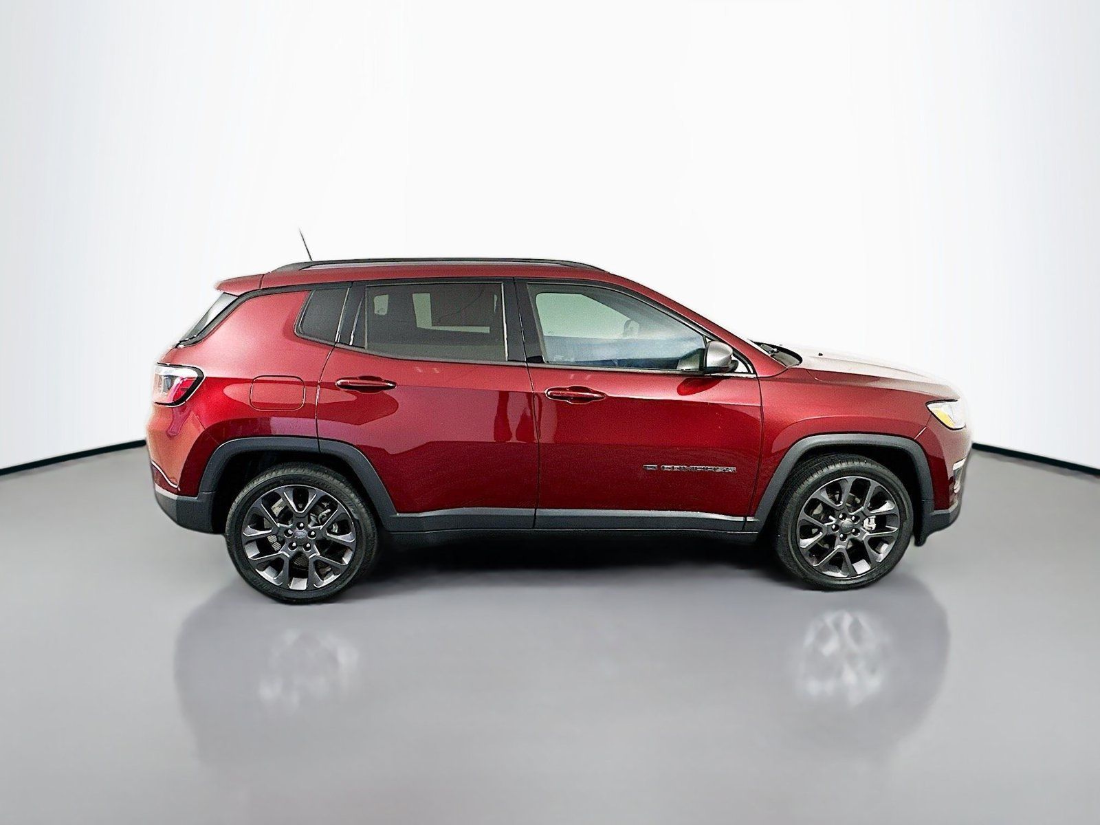 Used 2021 Jeep Compass Latitude w/ Sun and Sound Group FWD image 8