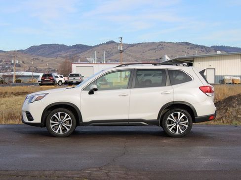 Certified 2023 Subaru Forester Limited image 3