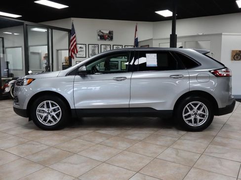 Used 2024 Ford Edge SEL AWD/4WD image 2