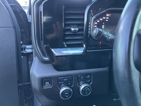 Used 2025 GMC Sierra 1500 SLT AWD/4WD image 33