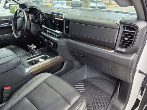 Used 2024 Chevrolet Silverado 1500 RST image 9