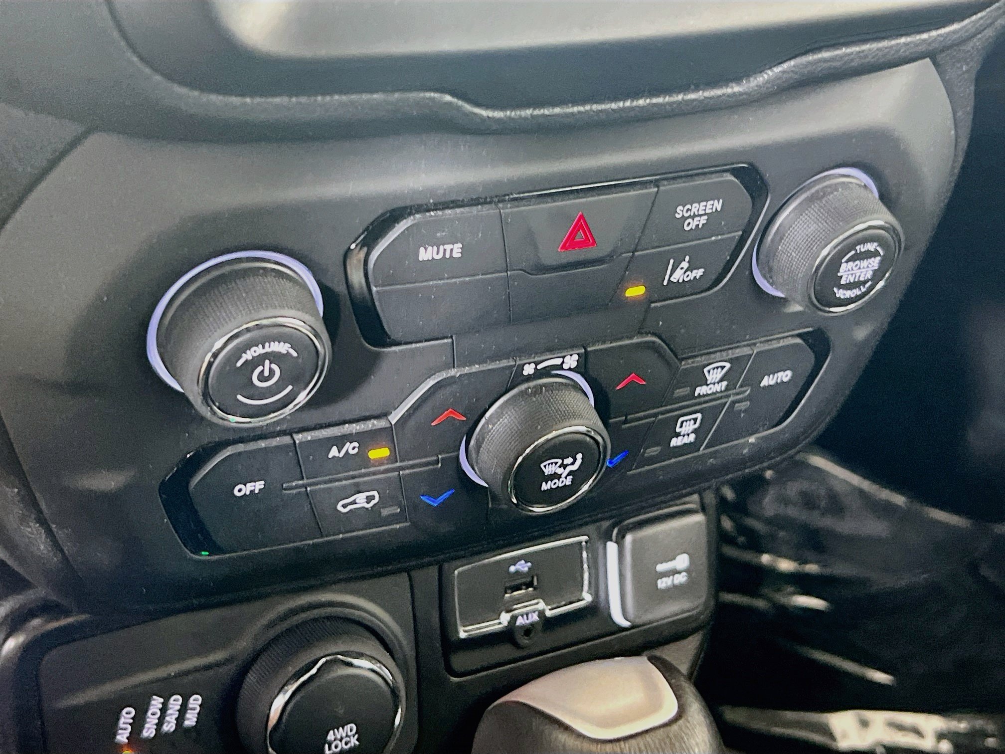 Used 2023 Jeep Renegade Limited AWD/4WD image 16