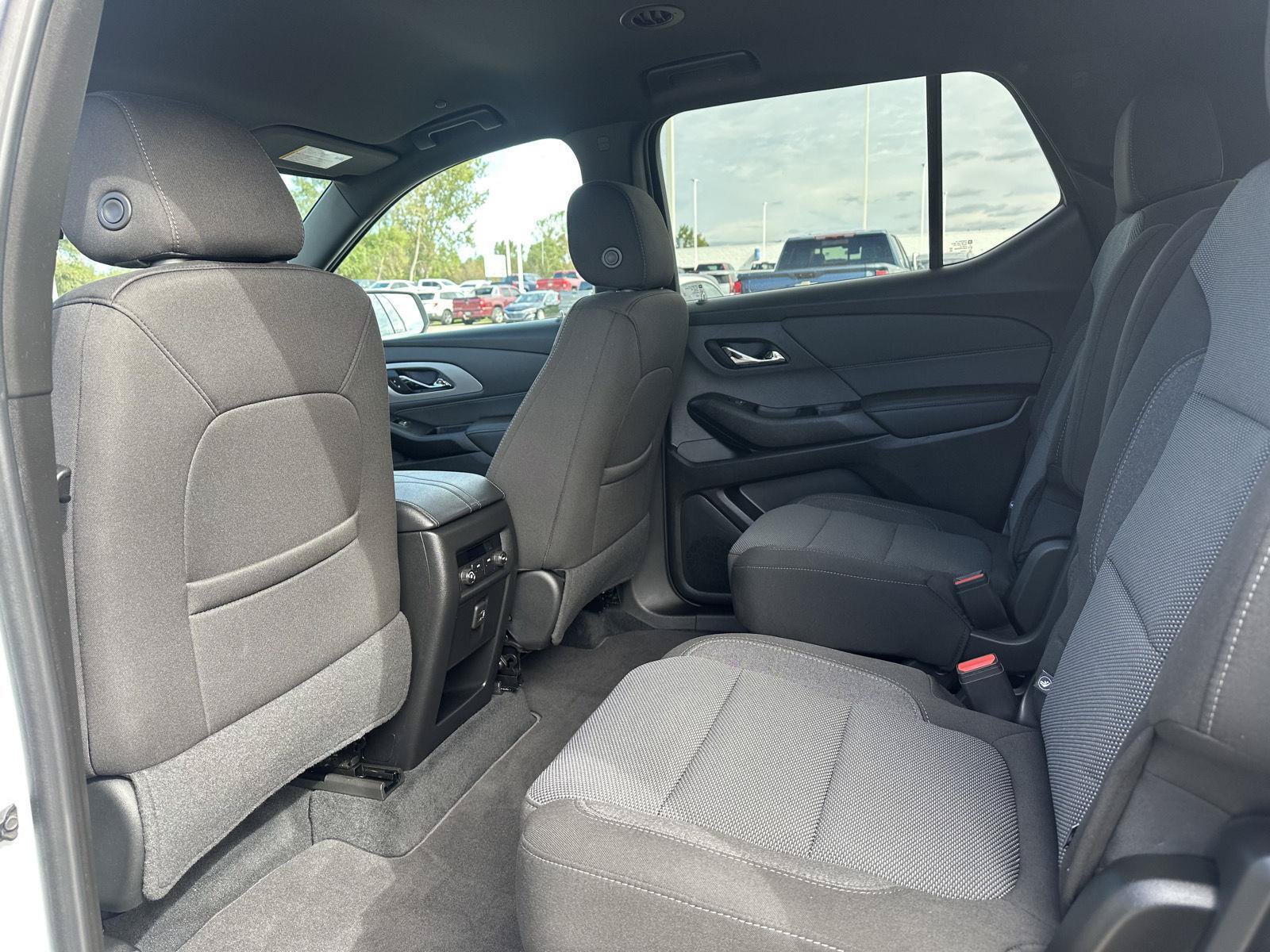 Used 2023 Chevrolet Traverse LT FWD image 15