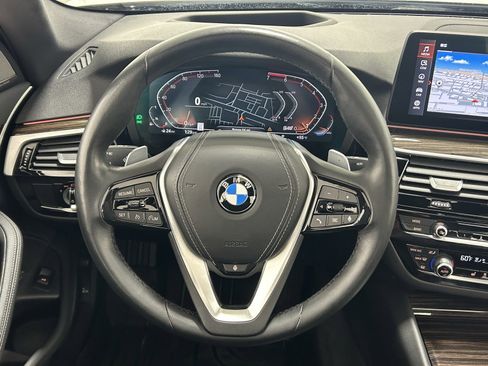 Used 2023 BMW 530i xDrive w/ Premium Package image 12