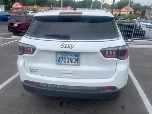 Used 2025 Jeep Compass Sport AWD/4WD image 2