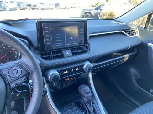 Used 2021 Toyota RAV4 LE image 22