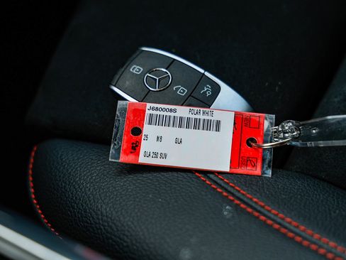 Used 2025 Mercedes-Benz GLA 250 image 7