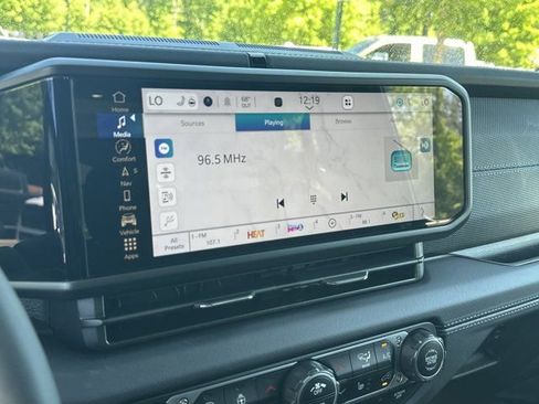 Used 2024 Jeep Wrangler Unlimited Rubicon 4xe w/ Technology Group image 32