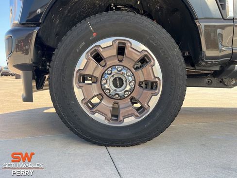 New 2025 Ford F350 King Ranch w/ FX4 Off-Road Package image 11